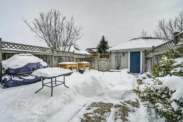 165 Carnwith Dr E, House attached with 3 bedrooms, 3 bathrooms and 2 parking in Whitby ON | Image 16