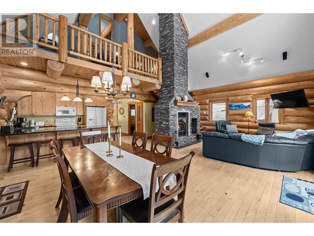 1876 Shaver Road, House detached with 4 bedrooms, 3 bathrooms and null parking in Columbia Shuswap B BC | Image 5