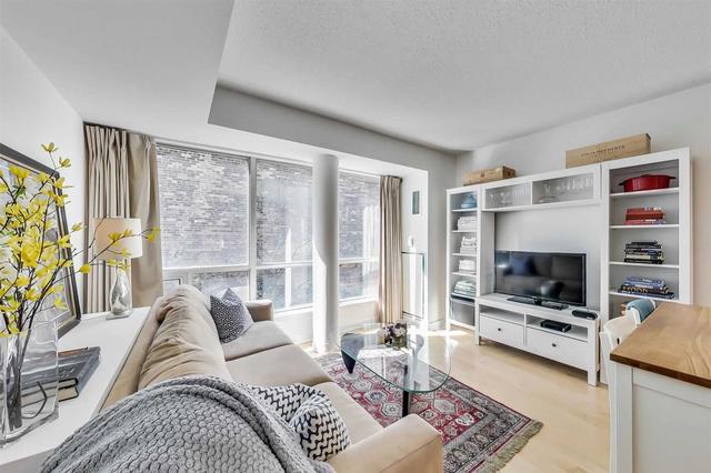 m15 - 350 Wellington St W, Condo with 1 bedrooms, 1 bathrooms and 0 parking in Toronto ON | Image 1