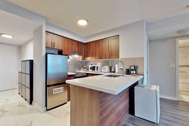 2602 - 36 Lee Centre Dr, Condo with 2 bedrooms, 1 bathrooms and 1 parking in Toronto ON | Image 17
