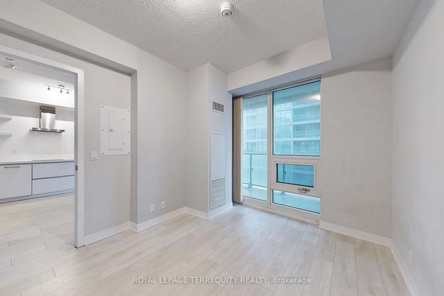 905 - 2221 Yonge St, Condo with 1 bedrooms, 1 bathrooms and 0 parking in Toronto ON | Image 7