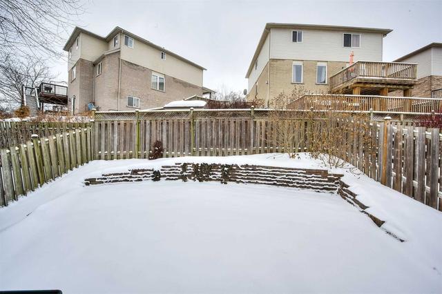 707 Black Cherry St, House detached with 3 bedrooms, 2 bathrooms and 2 parking in Waterloo ON | Image 3