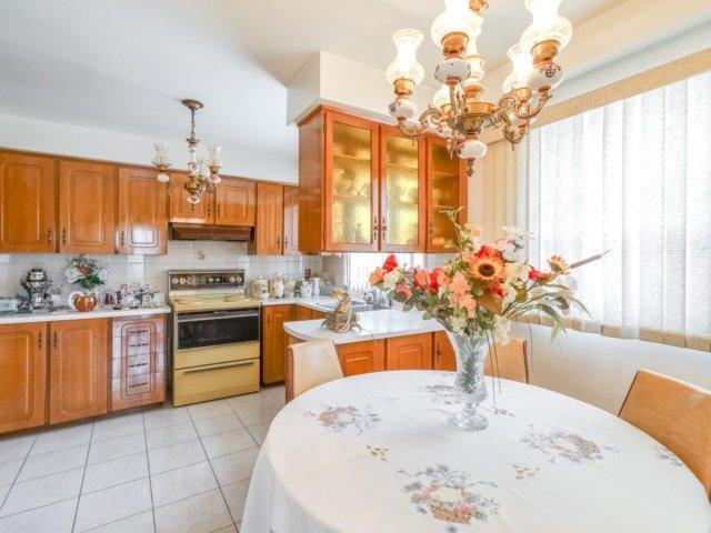 80 Picaro Dr, House semidetached with 3 bedrooms, 2 bathrooms and 3 parking in Toronto ON | Image 5