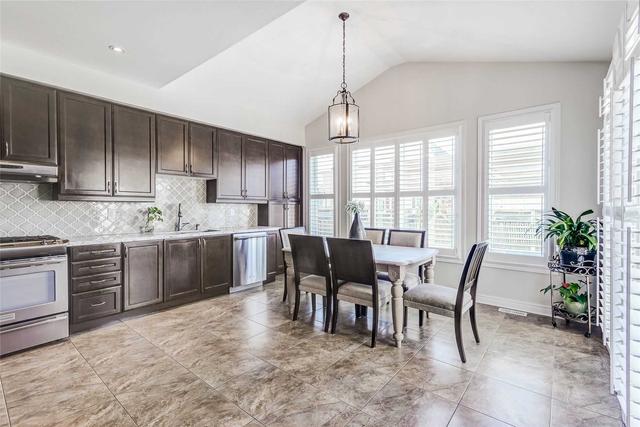 189 Blue Dasher Blvd, House detached with 4 bedrooms, 3 bathrooms and 4 parking in Bradford West Gwillimbury ON | Image 3