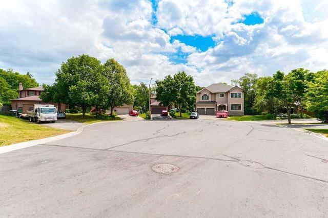 34 Ontario Crt, House detached with 3 bedrooms, 4 bathrooms and 6 parking in Mississauga ON | Image 30