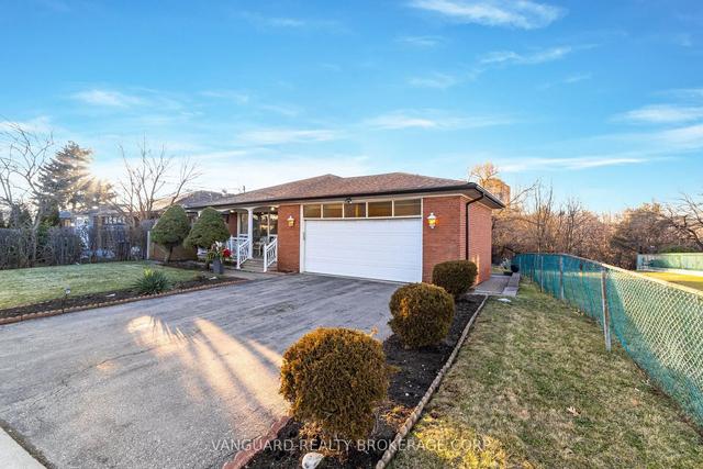237 Derrydown Rd, House detached with 4 bedrooms, 4 bathrooms and 7 parking in Toronto ON | Image 12