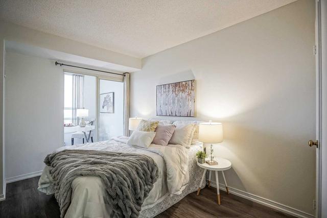 1215 - 250 Webb Dr, Condo with 2 bedrooms, 2 bathrooms and 1 parking in Mississauga ON | Image 20