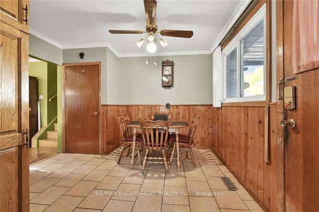 135 Nash Rd N, House detached with 3 bedrooms, 2 bathrooms and 5 parking in Hamilton ON | Image 5