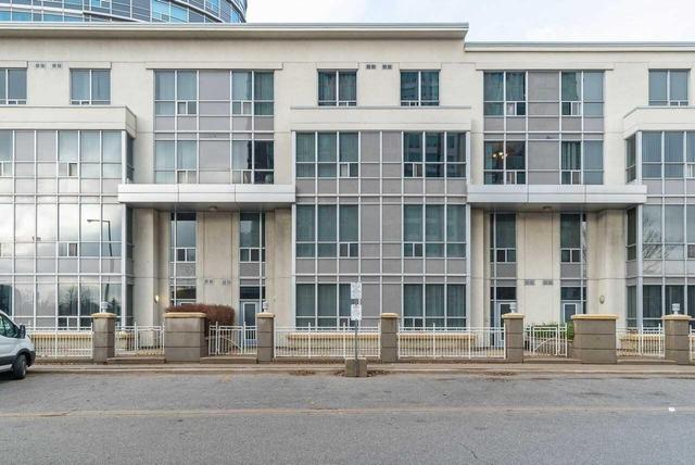 Th127 - 38 Lee Centre Dr, Townhouse with 2 bedrooms, 2 bathrooms and 1 parking in Toronto ON | Image 2