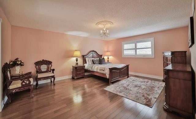 5650 Turney Dr, House detached with 5 bedrooms, 5 bathrooms and 6 parking in Mississauga ON | Image 18