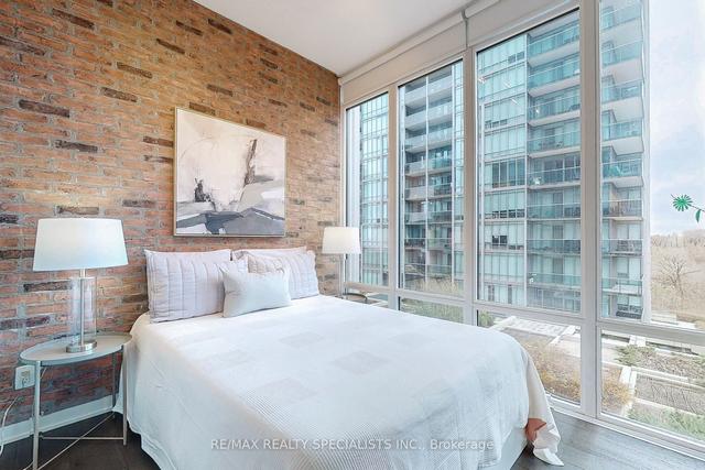516 - 90 Park Lawn Rd, Condo with 2 bedrooms, 2 bathrooms and 1 parking in Toronto ON | Image 5