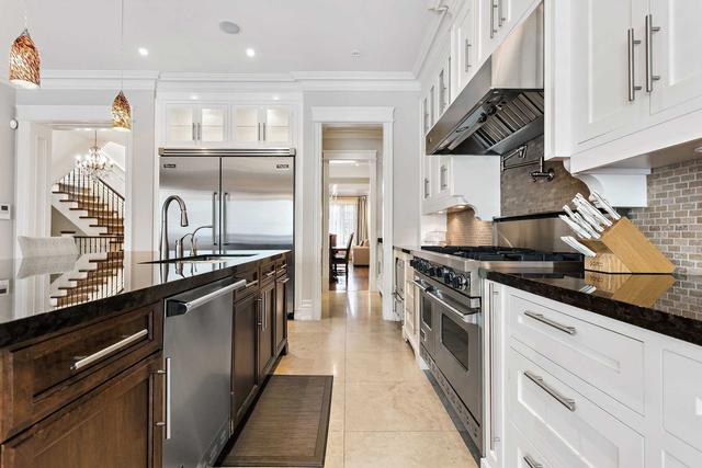 298 Glen Park Ave, House detached with 4 bedrooms, 5 bathrooms and 4 parking in Toronto ON | Image 2