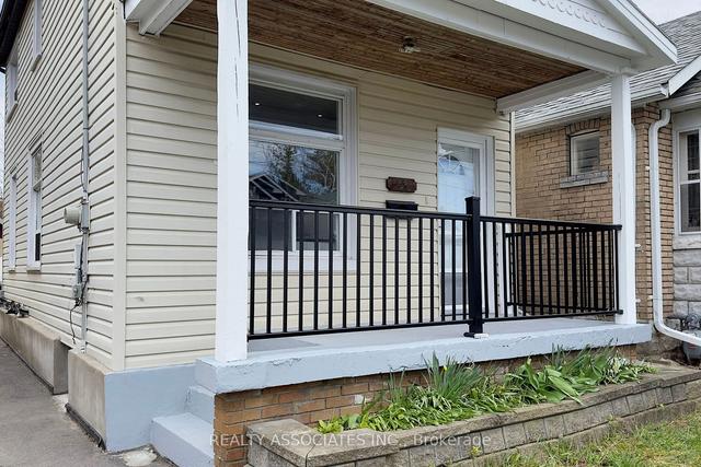 353 Lumsden Ave, House detached with 3 bedrooms, 2 bathrooms and 3 parking in Toronto ON | Image 23