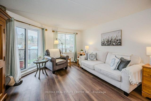 105 - 217 Scotland St, Condo with 1 bedrooms, 1 bathrooms and 1 parking in Centre Wellington ON | Image 4