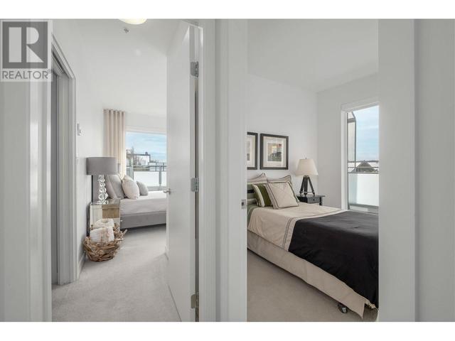 401 - 1061 Marine Drive, Condo with 3 bedrooms, 2 bathrooms and 1 parking in North Vancouver BC | Image 11