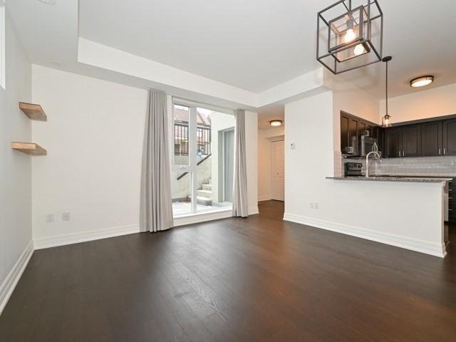 101 - 47 Macaulay Ave, Townhouse with 1 bedrooms, 2 bathrooms and 1 parking in Toronto ON | Image 5