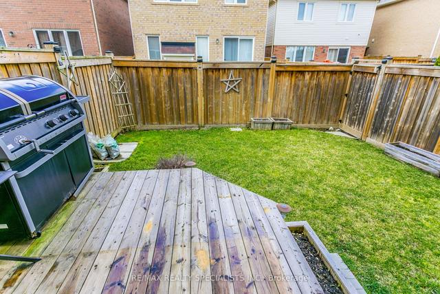 225 Mortimer Cres, House attached with 3 bedrooms, 3 bathrooms and 2 parking in Milton ON | Image 28