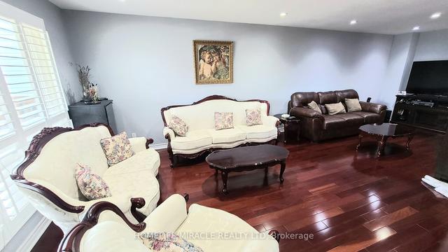 33 Forbes Cres, House detached with 4 bedrooms, 4 bathrooms and 6 parking in Markham ON | Image 7