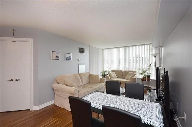 1003 - 75 King St E, Condo with 2 bedrooms, 2 bathrooms and 1 parking in Mississauga ON | Image 6
