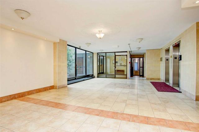 104 - 2121 Roche Crt, Condo with 3 bedrooms, 2 bathrooms and 1 parking in Mississauga ON | Image 30