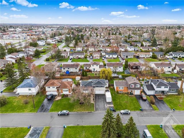 384 Phoenix Crescent, House detached with 3 bedrooms, 3 bathrooms and 8 parking in Ottawa ON | Image 26