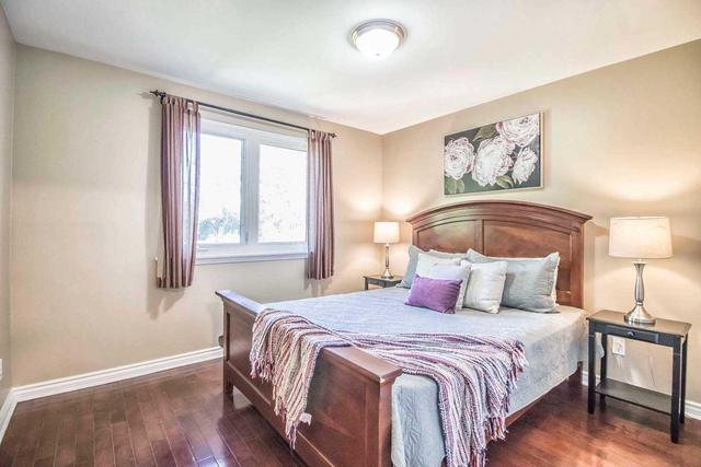 317 Balmoral Dr, House detached with 3 bedrooms, 2 bathrooms and 2 parking in Brampton ON | Image 10