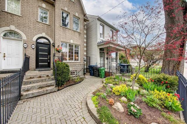 162 Claremont St, House attached with 4 bedrooms, 4 bathrooms and 2 parking in Toronto ON | Image 1