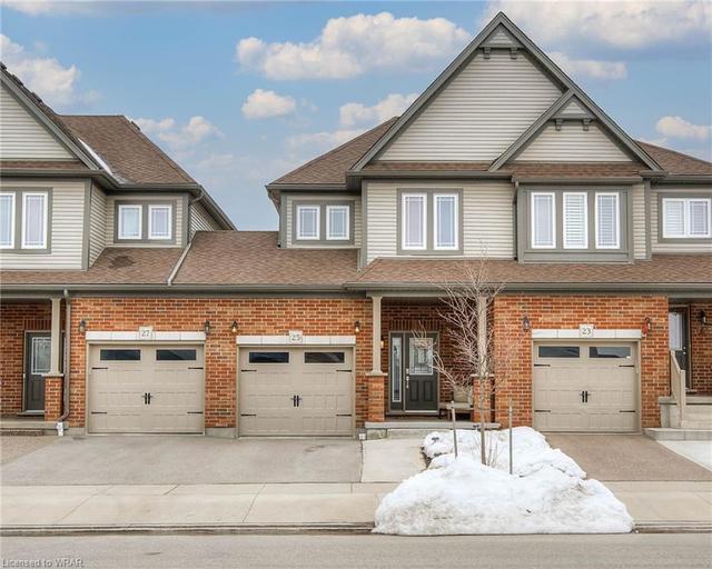 25 Crosswinds Drive, House attached with 3 bedrooms, 2 bathrooms and 3 parking in Kitchener ON | Image 1