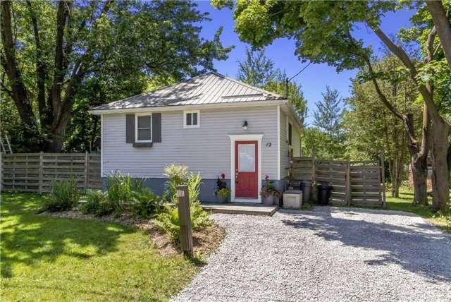 12 First St, House detached with 2 bedrooms, 2 bathrooms and 5 parking in Scugog ON | Image 1