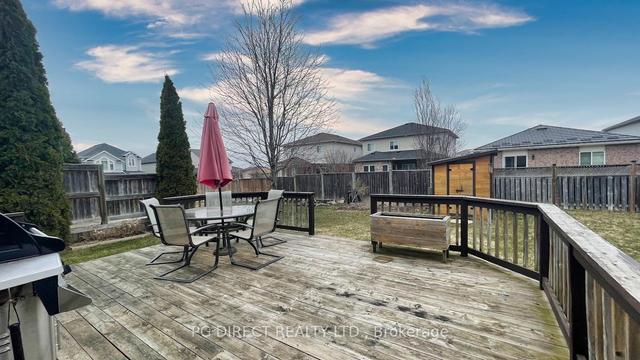 26 Simmonds Dr, House semidetached with 3 bedrooms, 3 bathrooms and 3 parking in Guelph ON | Image 11