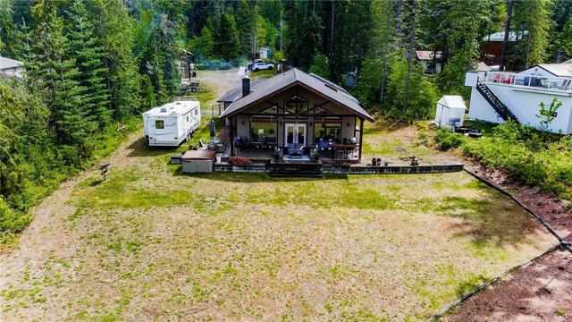 9045 Hummingbird Drive, House detached with 3 bedrooms, 2 bathrooms and 5 parking in Columbia Shuswap E BC | Image 40
