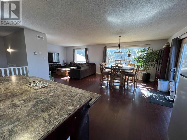 262 5th Avenue, House detached with 3 bedrooms, 2 bathrooms and null parking in Burns Lake BC | Image 12