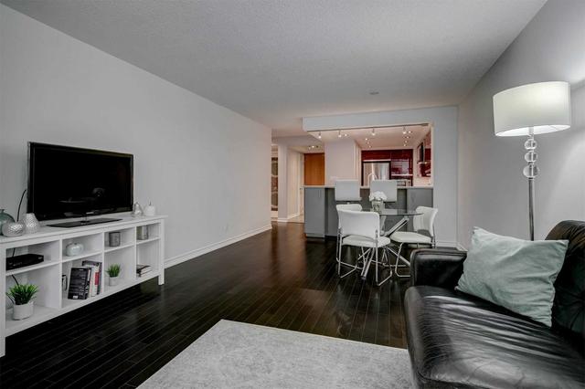302 - 18 Hollywood Ave, Condo with 1 bedrooms, 1 bathrooms and 1 parking in Toronto ON | Image 7
