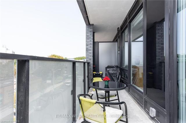 315 - 4208 Dundas Street West Street W, House attached with 2 bedrooms, 2 bathrooms and 1 parking in Toronto ON | Image 6
