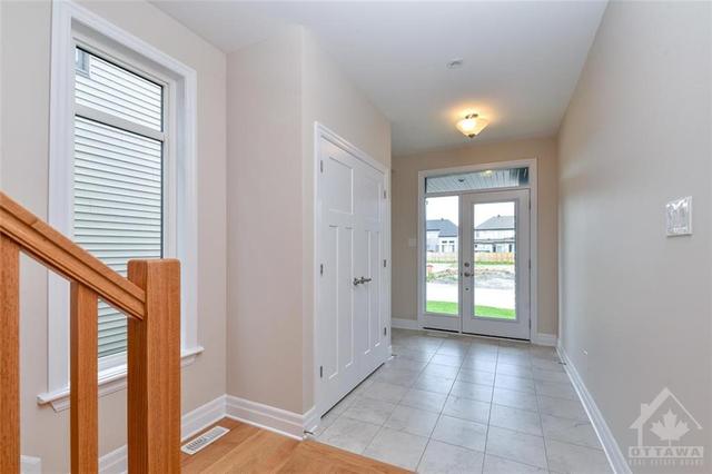 87 Palfrey Way, House detached with 3 bedrooms, 4 bathrooms and 4 parking in Ottawa ON | Image 4