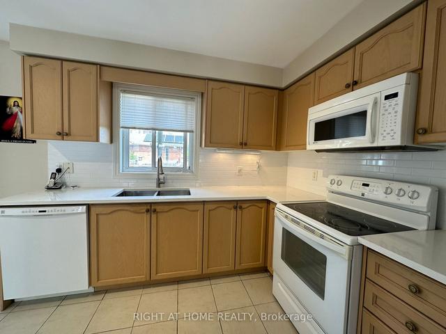 210 Sproule Dr, House detached with 3 bedrooms, 2 bathrooms and 5 parking in Barrie ON | Image 11
