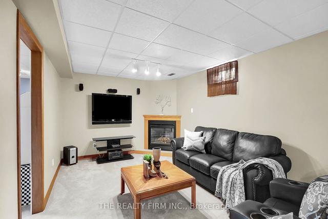 504 Sunnyside Cres, House detached with 3 bedrooms, 3 bathrooms and 4 parking in London ON | Image 13