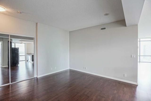 1905 - 832 Bay St, Condo with 2 bedrooms, 2 bathrooms and 1 parking in Toronto ON | Image 7