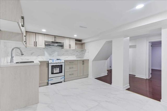 75 Baldwin St, House detached with 9 bedrooms, 11 bathrooms and 2 parking in Toronto ON | Image 16
