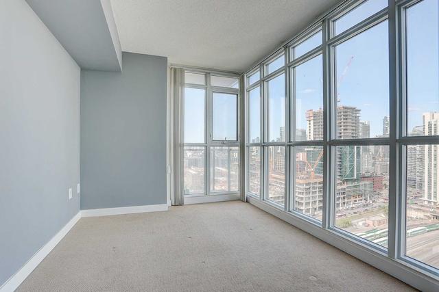 2802 - 15 Iceboat Terr, Condo with 1 bedrooms, 1 bathrooms and 1 parking in Toronto ON | Image 8