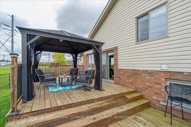 17 Nicholas Dr, House detached with 3 bedrooms, 2 bathrooms and 6 parking in St. Catharines ON | Image 25