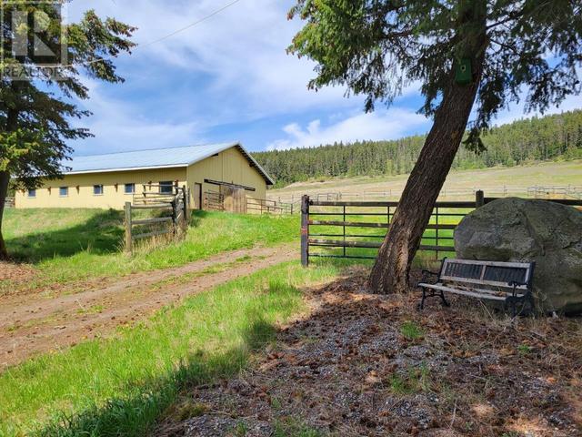 855 Vanderburgh Road, House detached with 4 bedrooms, 2 bathrooms and null parking in Cariboo E BC | Image 24