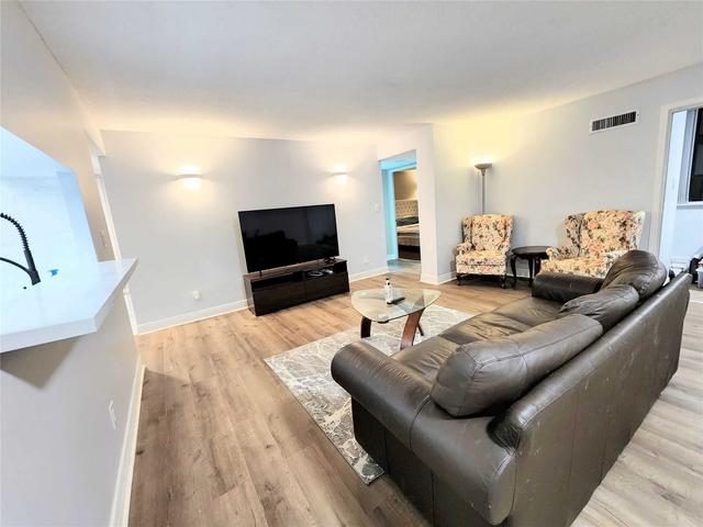 414 - 80 Alton Towers Circ, Condo with 2 bedrooms, 2 bathrooms and 1 parking in Toronto ON | Card Image