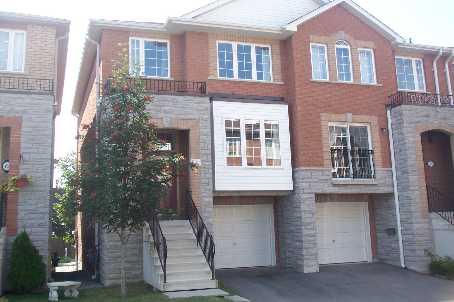 8 Tollgate Mews, House attached with 3 bedrooms, 4 bathrooms and 1 parking in Toronto ON | Image 1