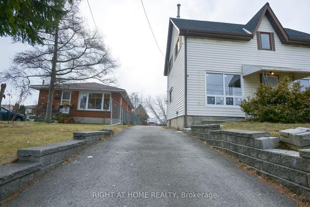 116 Mohawk Rd E, House detached with 5 bedrooms, 2 bathrooms and 7 parking in Hamilton ON | Image 19