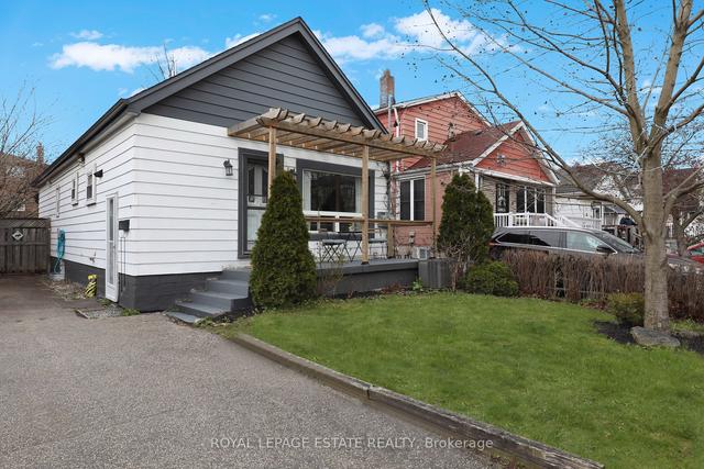 89 Aylesworth Ave, House detached with 3 bedrooms, 2 bathrooms and 3 parking in Toronto ON | Image 1