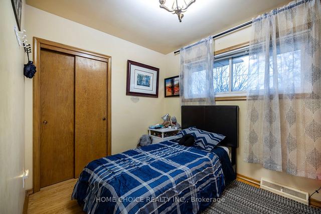 743 Law St, House detached with 3 bedrooms, 2 bathrooms and 4 parking in Oshawa ON | Image 5