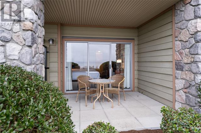 113/114d - 181 Beachside Dr, Condo with 2 bedrooms, 3 bathrooms and null parking in Parksville BC | Image 11