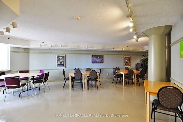 1221 - 8 Dayspring Circ, Condo with 2 bedrooms, 2 bathrooms and 1 parking in Brampton ON | Image 25