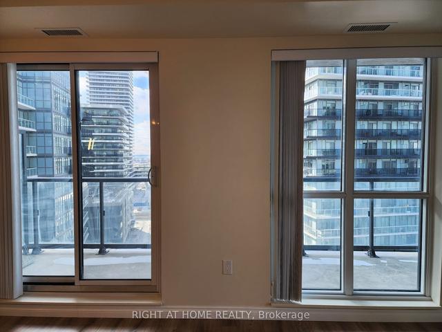 1205 - 39 Annie Craig Dr, Condo with 1 bedrooms, 1 bathrooms and 1 parking in Toronto ON | Image 8